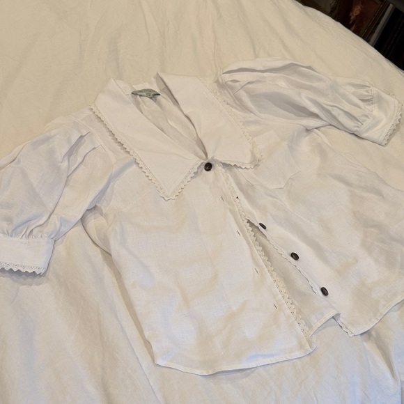 Lee Mathews White Blouse with Black Buttons - Picture 3 of 3